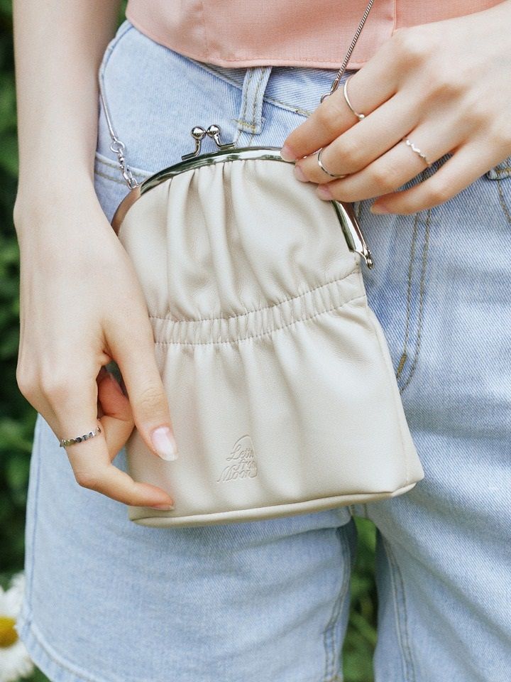 Shirring Enough Leather Mini Bag (Cream)｜52,000 won