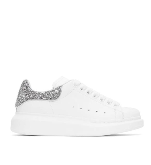 ALEXANDER MCQUEEN SSENSE Exclusive White & Silver Oversized Sneakers原價 HK$3640 | 特價 HK$3094 | 香港官網參考售價 HK$ 4600