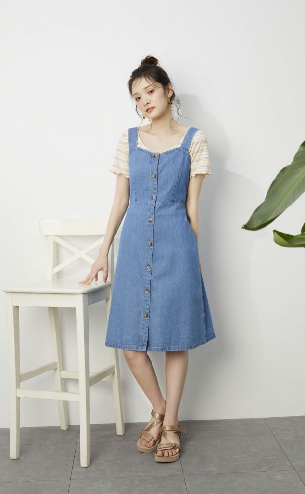 Light denim jumper dress 原價：HK$199/特價：HK$99