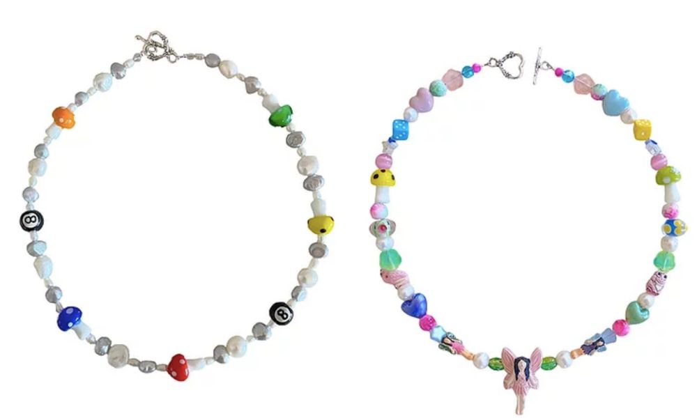 這兩款「珍珠項鍊」均來自小眾設計師品牌IAN CHARMS，現時已在官網售罄。
