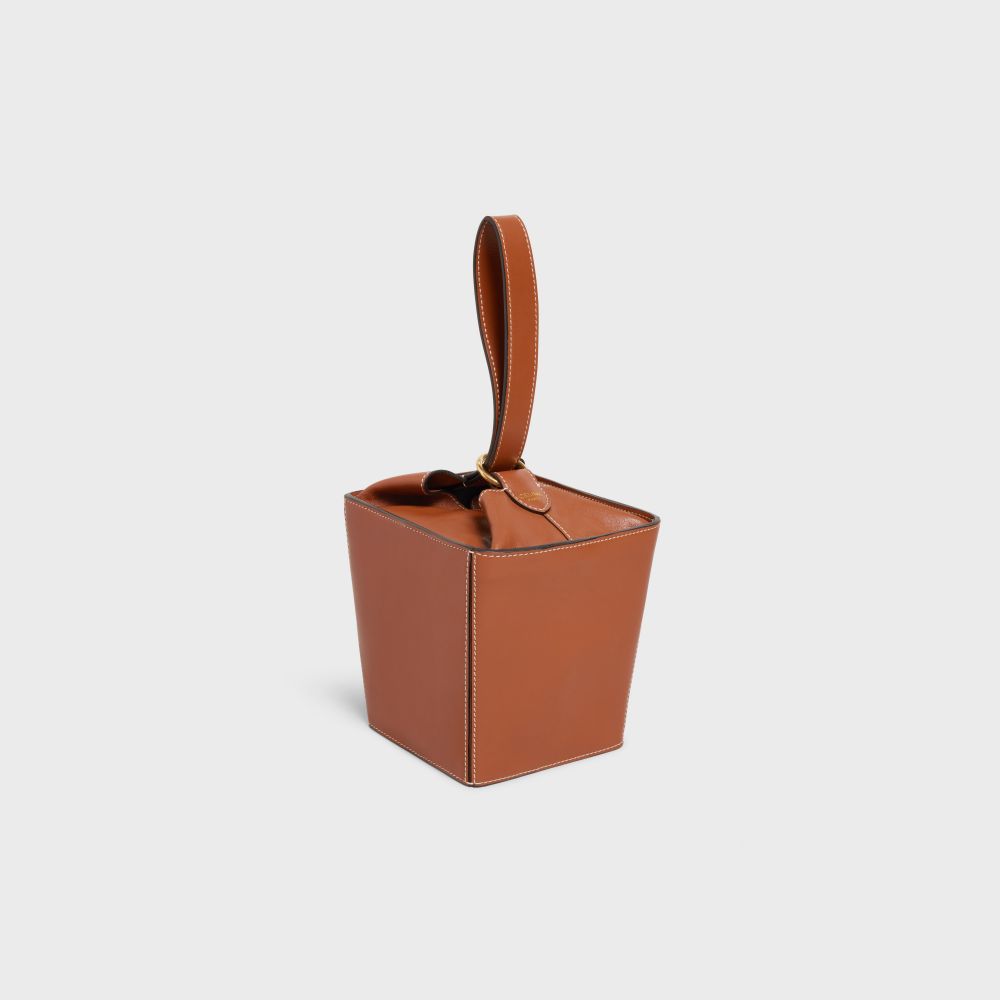 STRAP BOX IN SMOOTH CALFSKIN TAN | 售價：HK$ 16,500