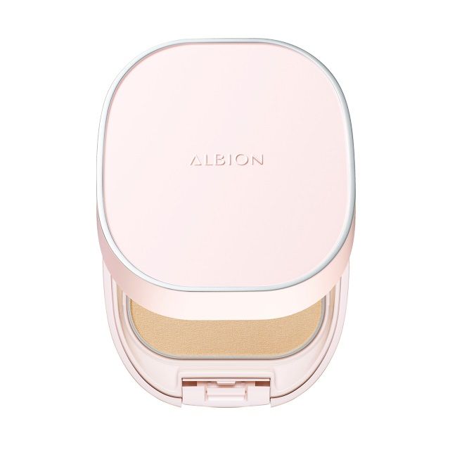 ALBION Primp powder rest SPF12 PA++｜￥5,500：ALBION粉餅能夠遮蓋膚色不均和毛孔問題，而且粉末細緻，有效打造光滑、細膩的底妝效果。