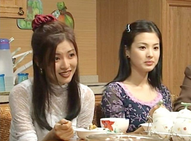 1999年，宋慧喬出演SBS電視劇《順風婦產科》而被觀衆熟知，該劇當年在港臺地區都有轉播，正式打開知名度。