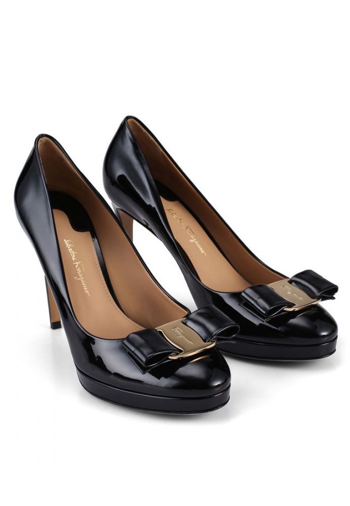 Platform Vara Bow Pump Shoes 原價：HK$9,199│折後最低價：HK$4,192.14