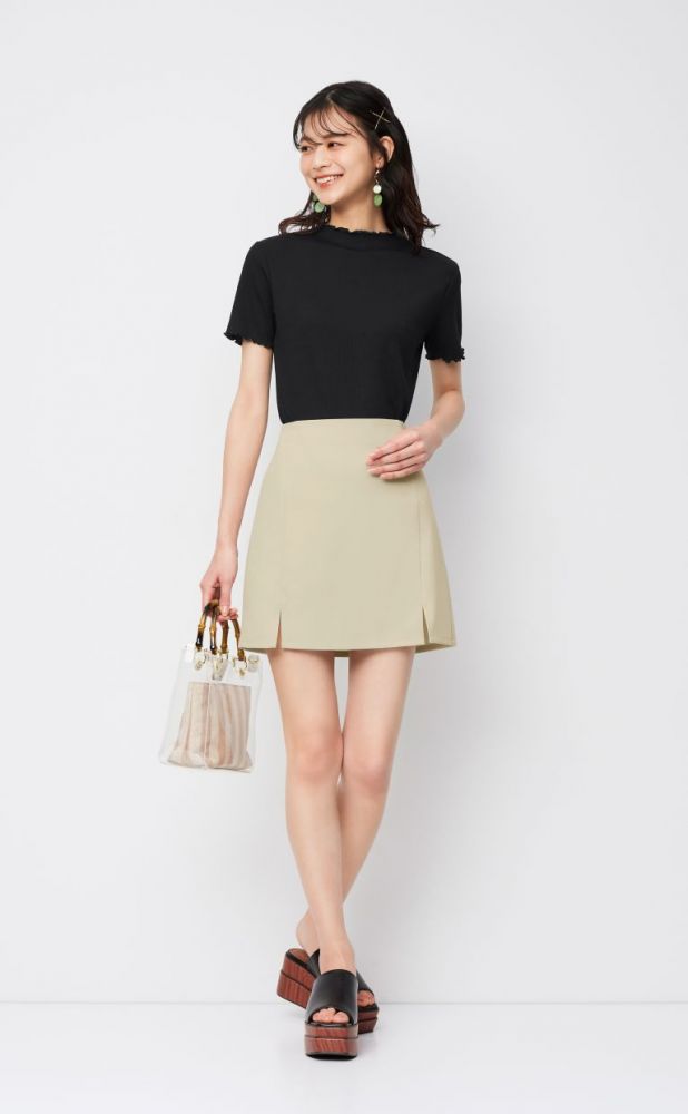 Slit mini skirt 原價：HK$149│特價：HK$79