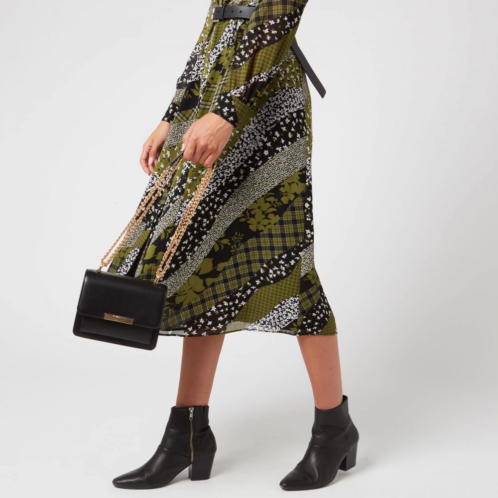 Michael Kors Women's Jade Gusset Cross Body Bag - Black 網購價：HK$2523.5 | 半價後：HK$1262 | 香港門市價：HK$2480 