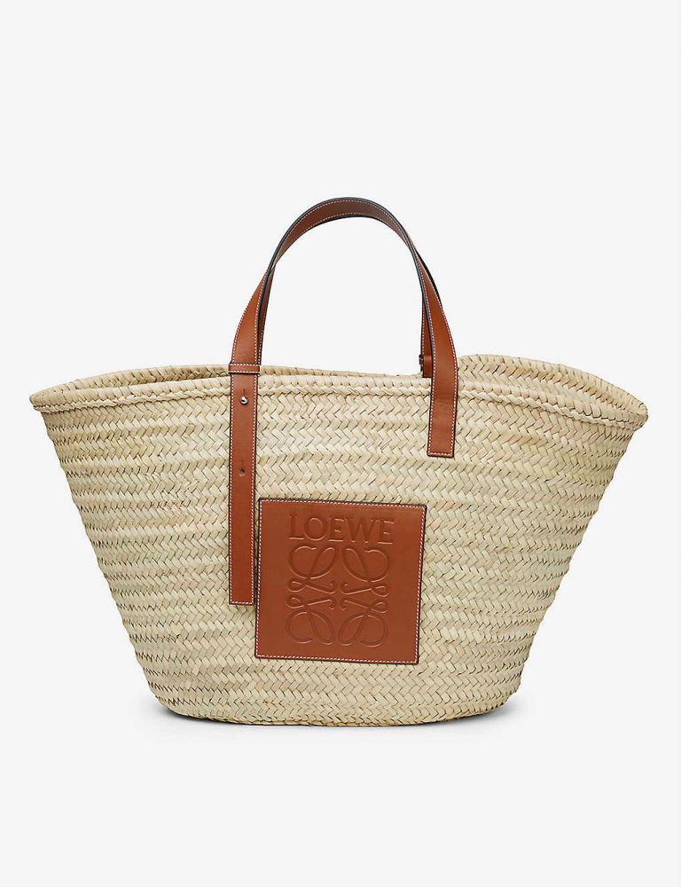 LOEWE Logo-embossed large palm leaf and leather basket bag｜ 原價$4750，10% OFF $4275
