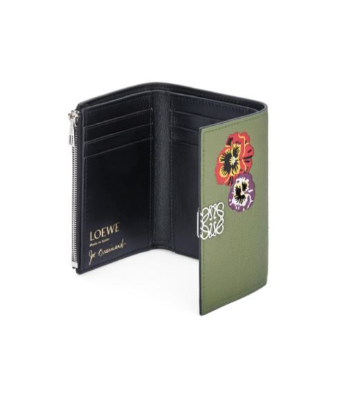 Pansies small vertical wallet in classic calfskin原價HK$ 5,850  | 特價HK$ 4,095