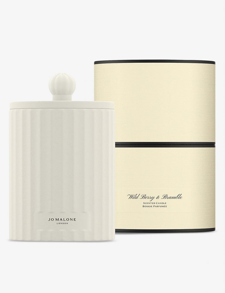 Jo Malone London Wild Berry & Bramble scented candle 300g 香港門市價 HK$1025 | 網購價 HK$830【8折】