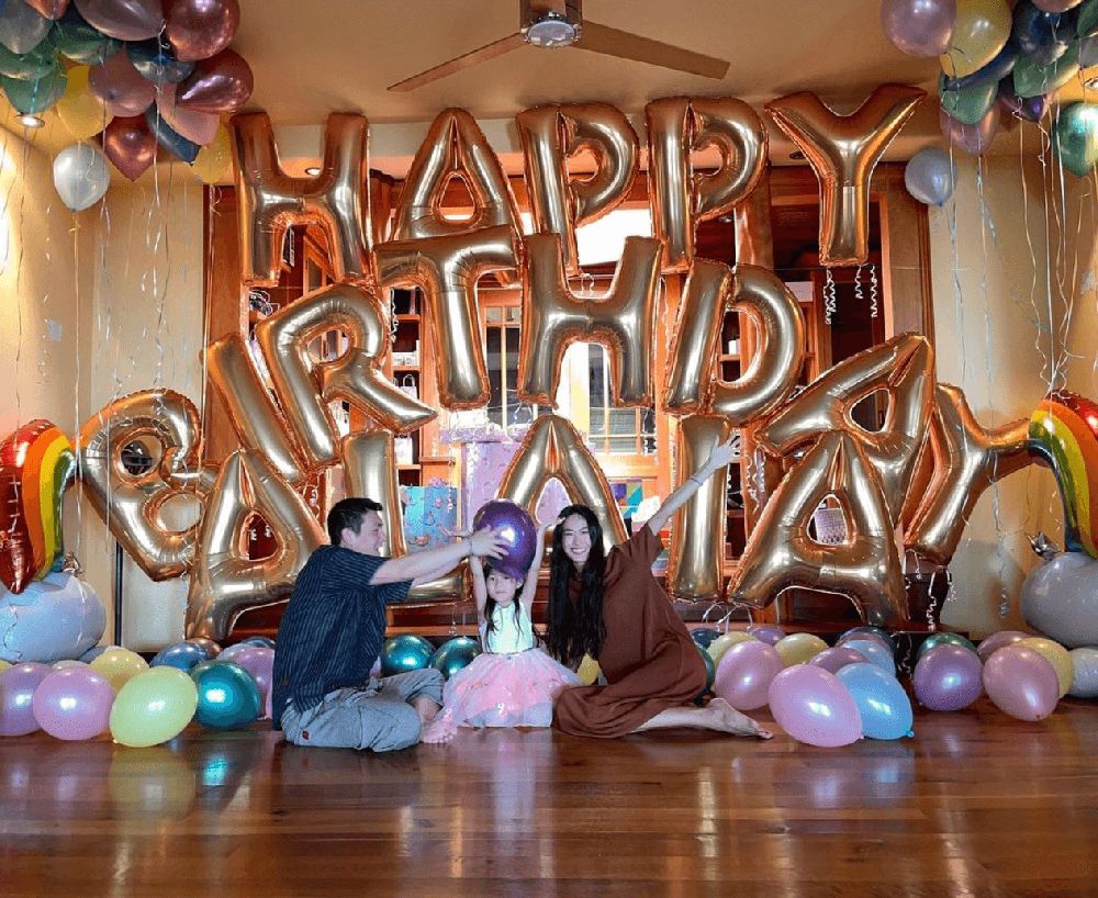 陳冠希和老婆以大量氣球裝飾房間，能夠媲美童話中的夢幻屋。