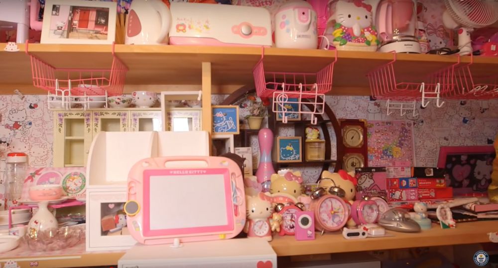 除了玩偶，屋內亦放滿了Hello Kitty造型的掛飾和生活用品，任何與Kitty有關的東西都能在這裡找到。