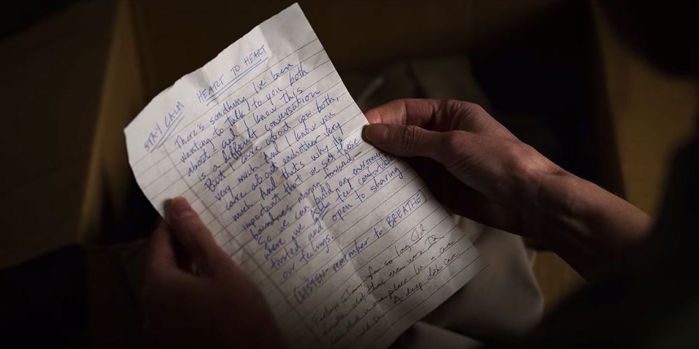 12. Eleven的房門：在第三季，Eleven的父親Hopper寫信給女兒，著她關房門時留下「3英寸縫隙」，作為希望Eleven打開心扉的隱喻。