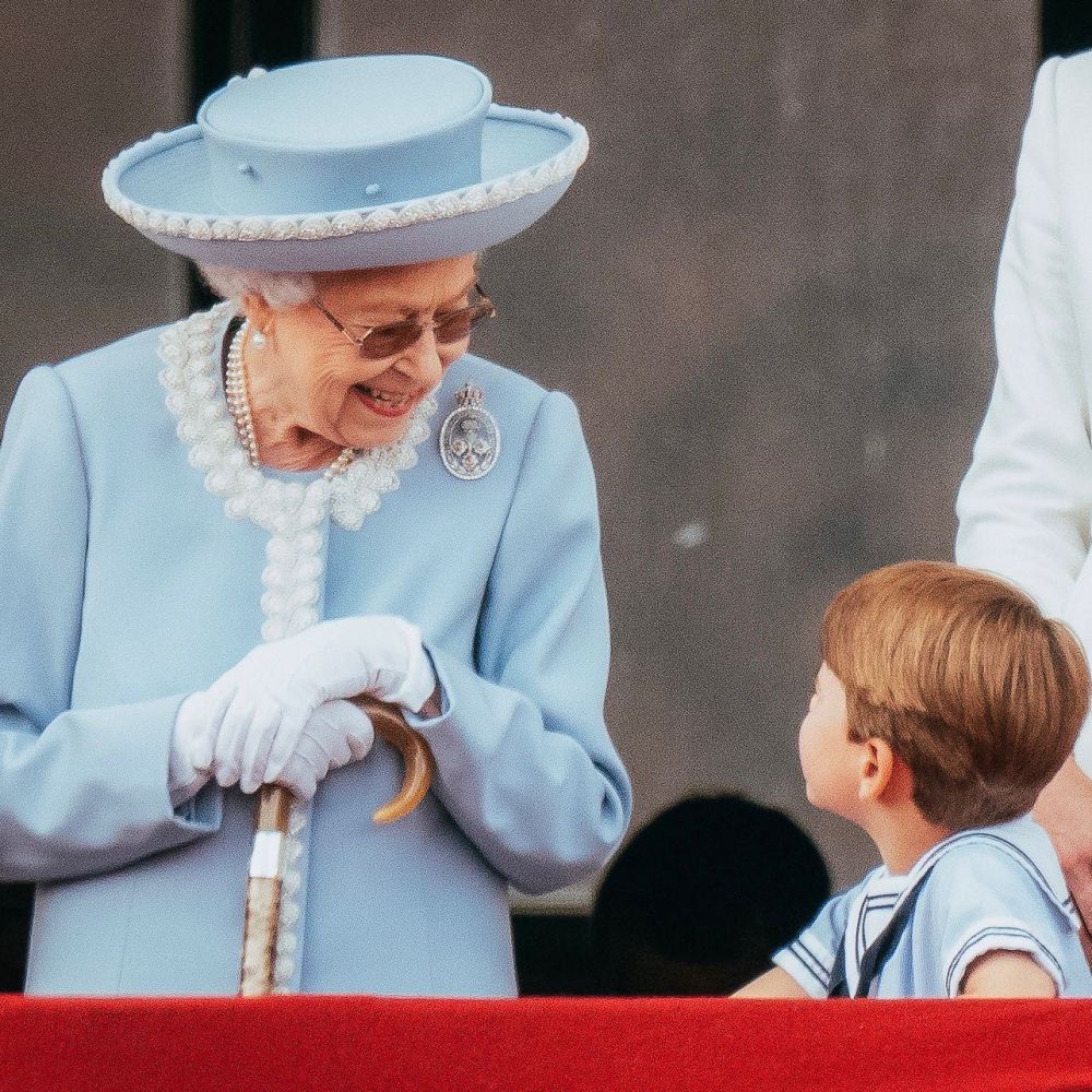 2019年，5歲的喬治王子與英女王互動一幕。（圖片來源：Twitter@ KensingtonRoyal、dukeandduchessofcambridge）
