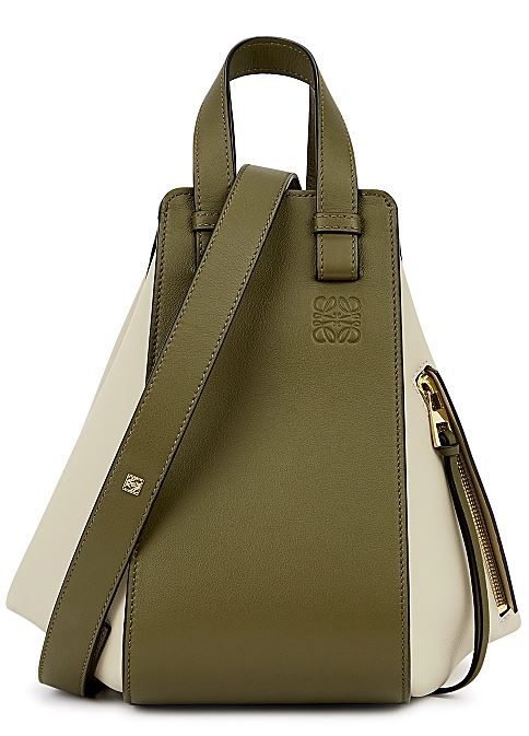LOEWE Hammock small panelled leather shoulder bag香港門市價錢：HK$23,950 | 網購價：HK$ 21,700【香港價9折】