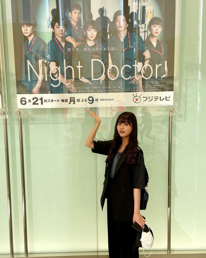 原菜乃華出生於日本東京都，於2009年透過選秀出道。年僅18歲的她演藝經驗豐富，曾在不同電影及電視劇亮相，如《早晨終將來臨》、《歲月的童話》、《罪之聲》及《夜間醫師》。  