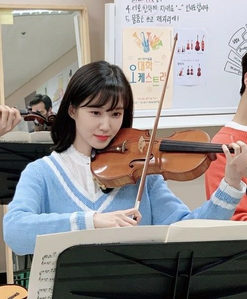 10.為戲學習小提琴。 2020年，朴恩斌為出演《你喜歡布拉姆斯嗎》特意學習小提琴，姿態看起來非常專業，當時不少觀衆以爲她本來就有演奏級水準。