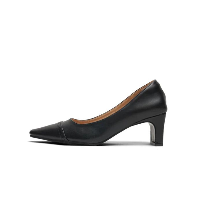 必買OL上班鞋款推薦7｜Klassic Brogue Heels 高跟鞋 ＃Black 原價：HK$590│特價：HK$177