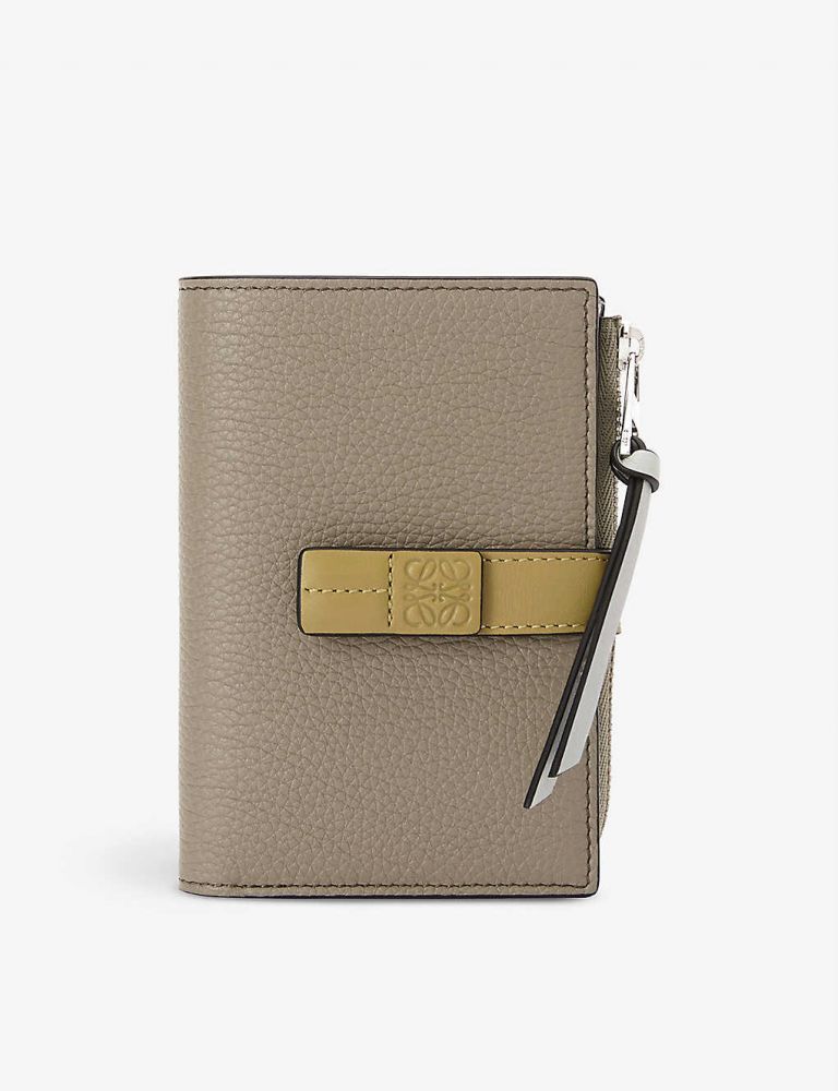 LOEWE Slim zipped leather bifold wallet 香港門市價錢：HK$4,450 | Selfridges網購價：$3350【香港價75折】