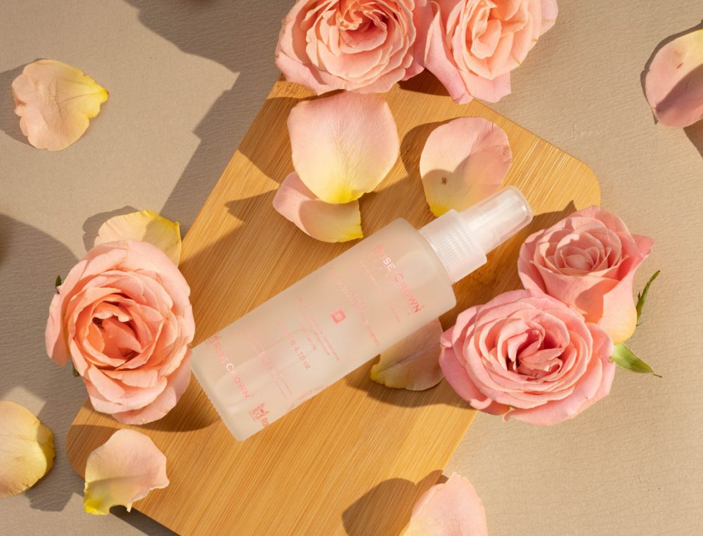 Rose Crown玫瑰天然保濕水  35ml  (HKD$318)  澳洲的護膚品牌Rose Crown採用低敏天然配方，無添加礦物油、人工色素及化學香料。保濕水成分萃取自保加利亞玫瑰花瓣，溫和地為肌膚補充水分，同時發揮美白及保濕功效。