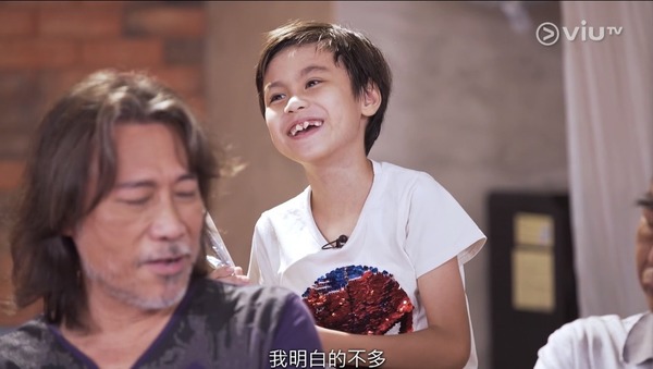 孫仔Kyle聰明又靚仔。（電視截圖）