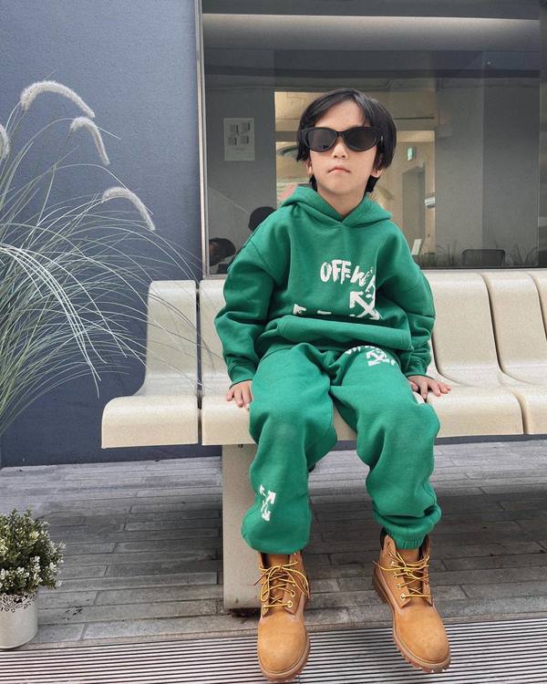 Running Man丨姜Gary 6歲餅印仔幼稚園畢業　一家合照曝光 太太美貌驚艷網民