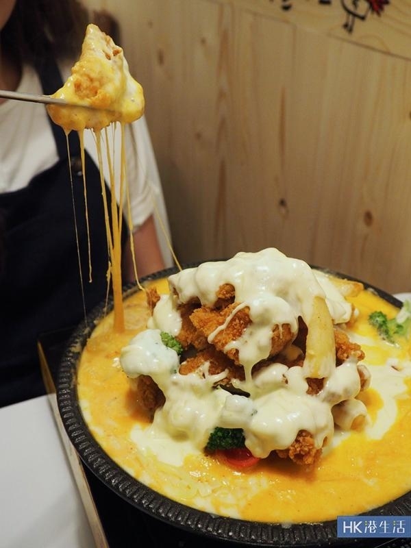 三重芝士炸雞山！首爾弘大人氣店登陸尖沙咀