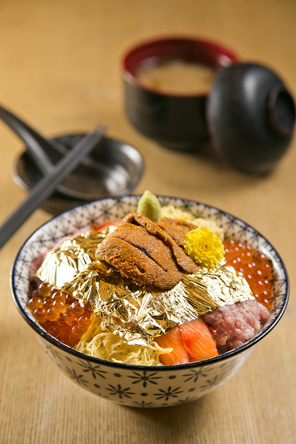 50％OFF 怒吃 浮誇金箔海鮮丼