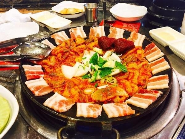 首爾宵夜新Check Point 無辣不歡的你絕不能錯過「辣炒章魚街」