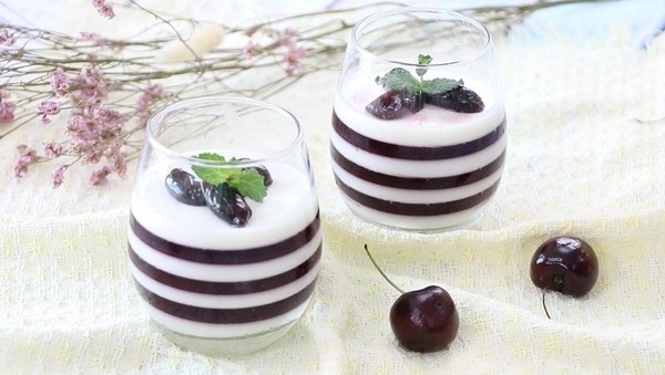 【點煮易】輕鬆製作意大利經典的甜品~車厘子奶凍!