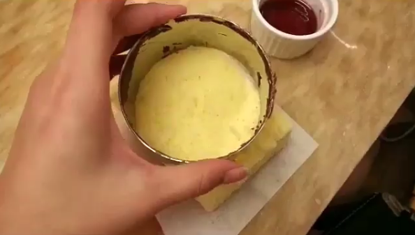 情人節小煮意～朱古力果醬流心小蛋糕！