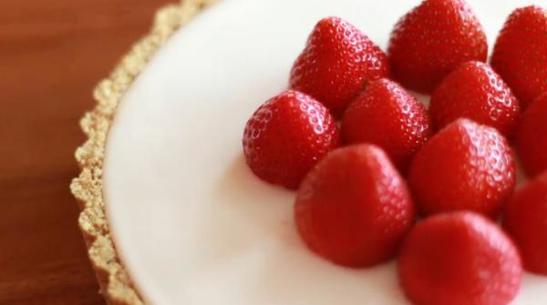 簡單又好味！免焗草莓芝士蛋糕食譜