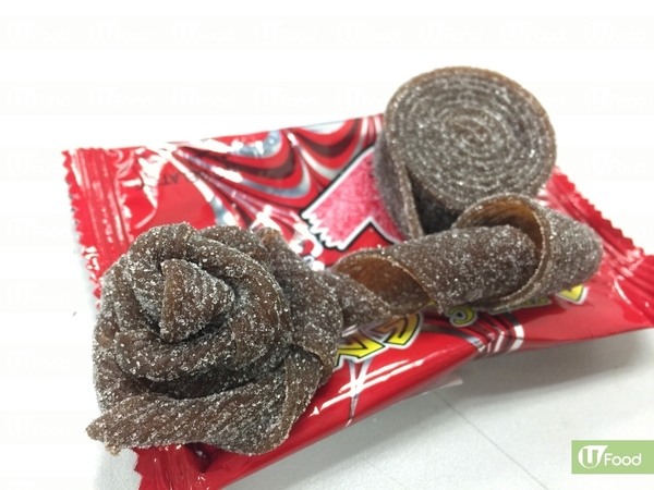 經典糖果贈情人！卷條狀可樂軟糖變玫瑰花