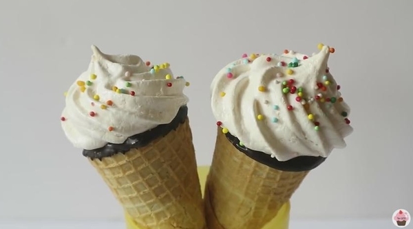 甜蜜蜜！蛋白糖雪糕~