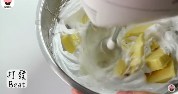 美女與野獸熱潮！自製玫瑰花蛋糕~