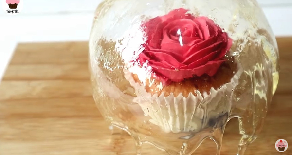 美女與野獸熱潮！自製玫瑰花蛋糕~