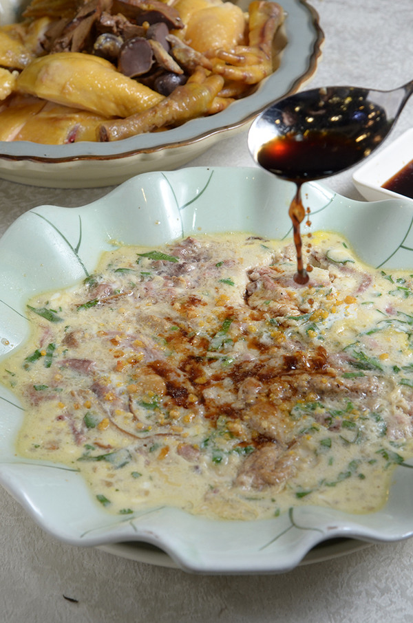 熱辣辣黃鱔煲仔飯