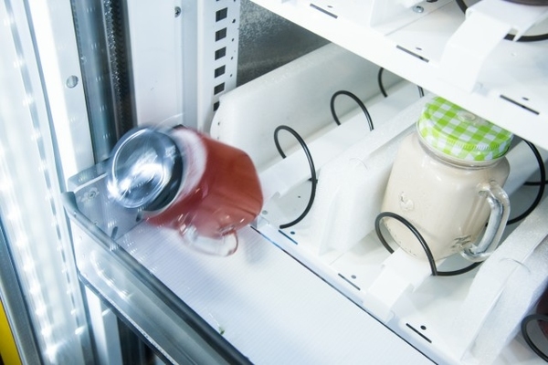 半熟蛋糕店 推自助甜品售賣機