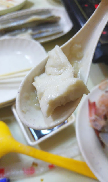 食鮮甜鮑魚、象拔蚌、蟶子　佐敦皮蛋粥底海鮮鍋小店