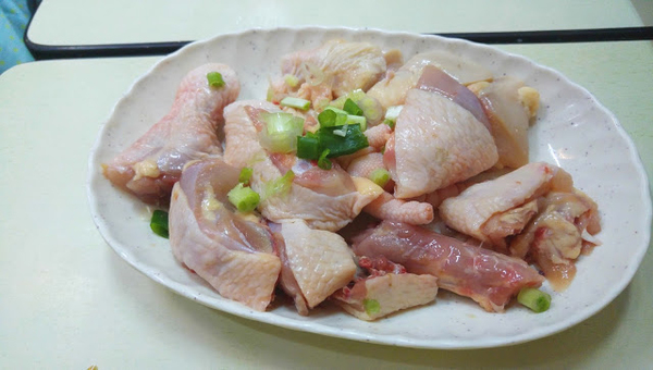 食鮮甜鮑魚、象拔蚌、蟶子 佐敦皮蛋粥底海鮮鍋小店