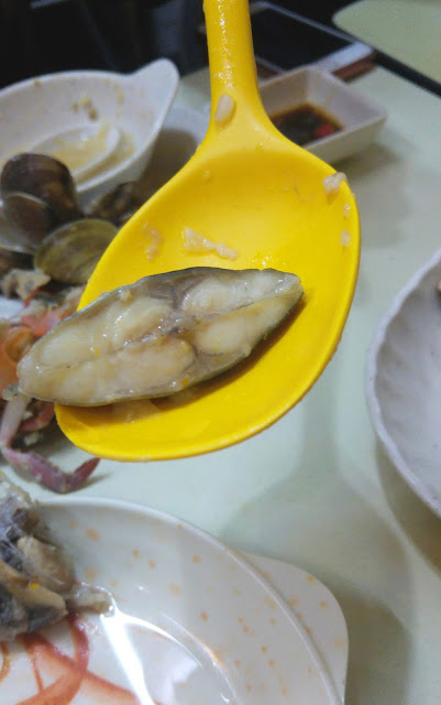 食鮮甜鮑魚、象拔蚌、蟶子 佐敦皮蛋粥底海鮮鍋小店