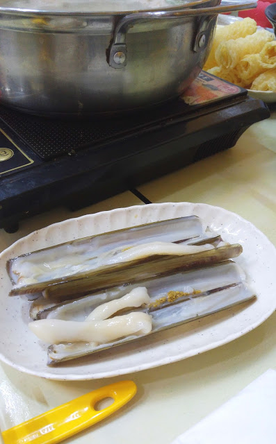 食鮮甜鮑魚、象拔蚌、蟶子 佐敦皮蛋粥底海鮮鍋小店