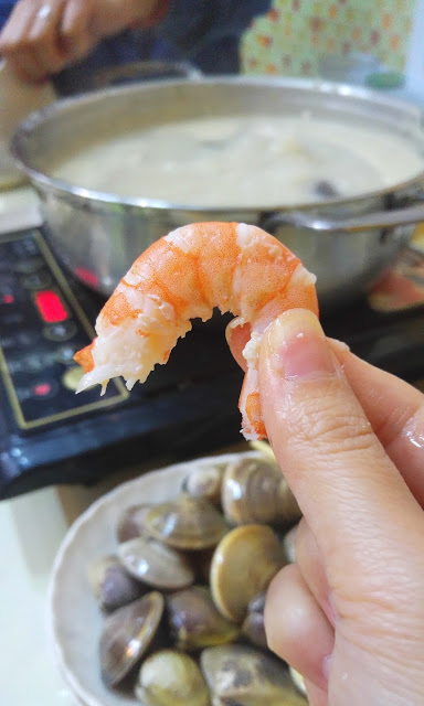 食鮮甜鮑魚、象拔蚌、蟶子 佐敦皮蛋粥底海鮮鍋小店