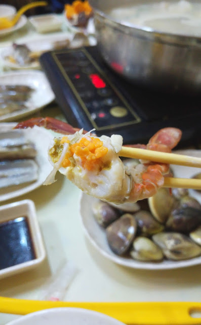 食鮮甜鮑魚、象拔蚌、蟶子 佐敦皮蛋粥底海鮮鍋小店