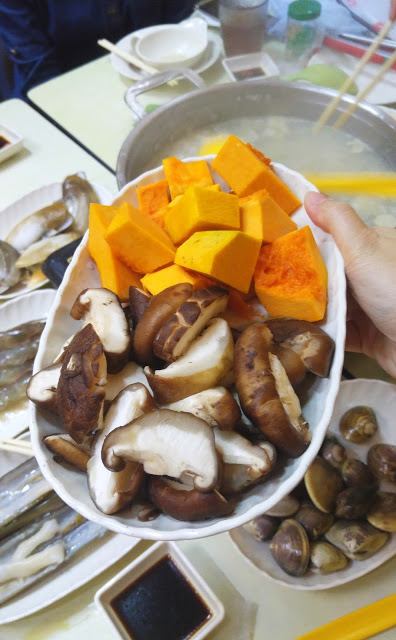食鮮甜鮑魚、象拔蚌、蟶子 佐敦皮蛋粥底海鮮鍋小店
