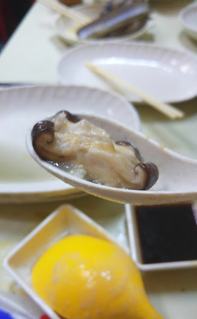 食鮮甜鮑魚、象拔蚌、蟶子　佐敦皮蛋粥底海鮮鍋小店