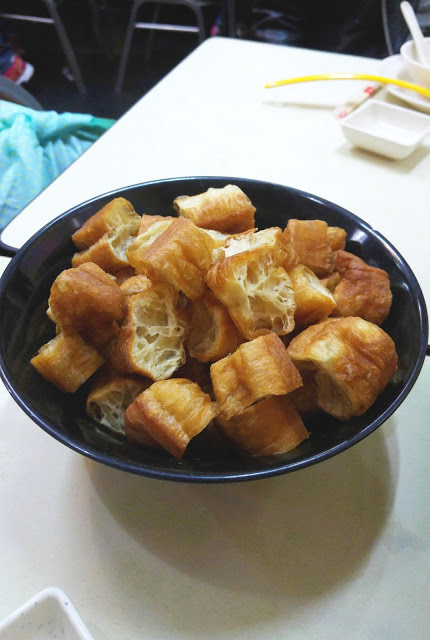 食鮮甜鮑魚、象拔蚌、蟶子　佐敦皮蛋粥底海鮮鍋小店