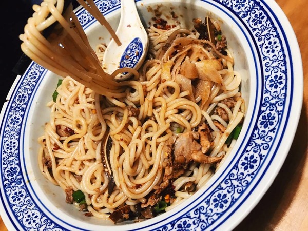 辣得過癮！長沙灣懷舊風「雲南老巷」