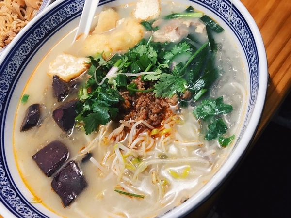 辣得過癮！長沙灣懷舊風「雲南老巷」