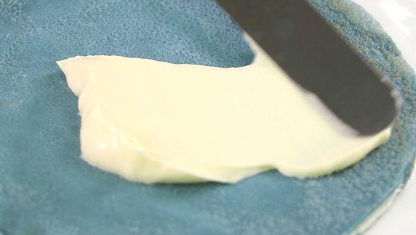 天然的夢幻色！蝶豆花白朱古力千層蛋糕