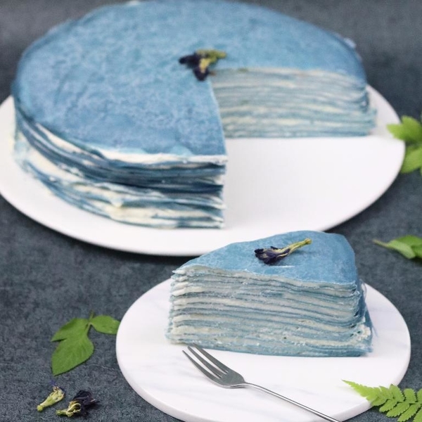 天然的夢幻色！蝶豆花白朱古力千層蛋糕